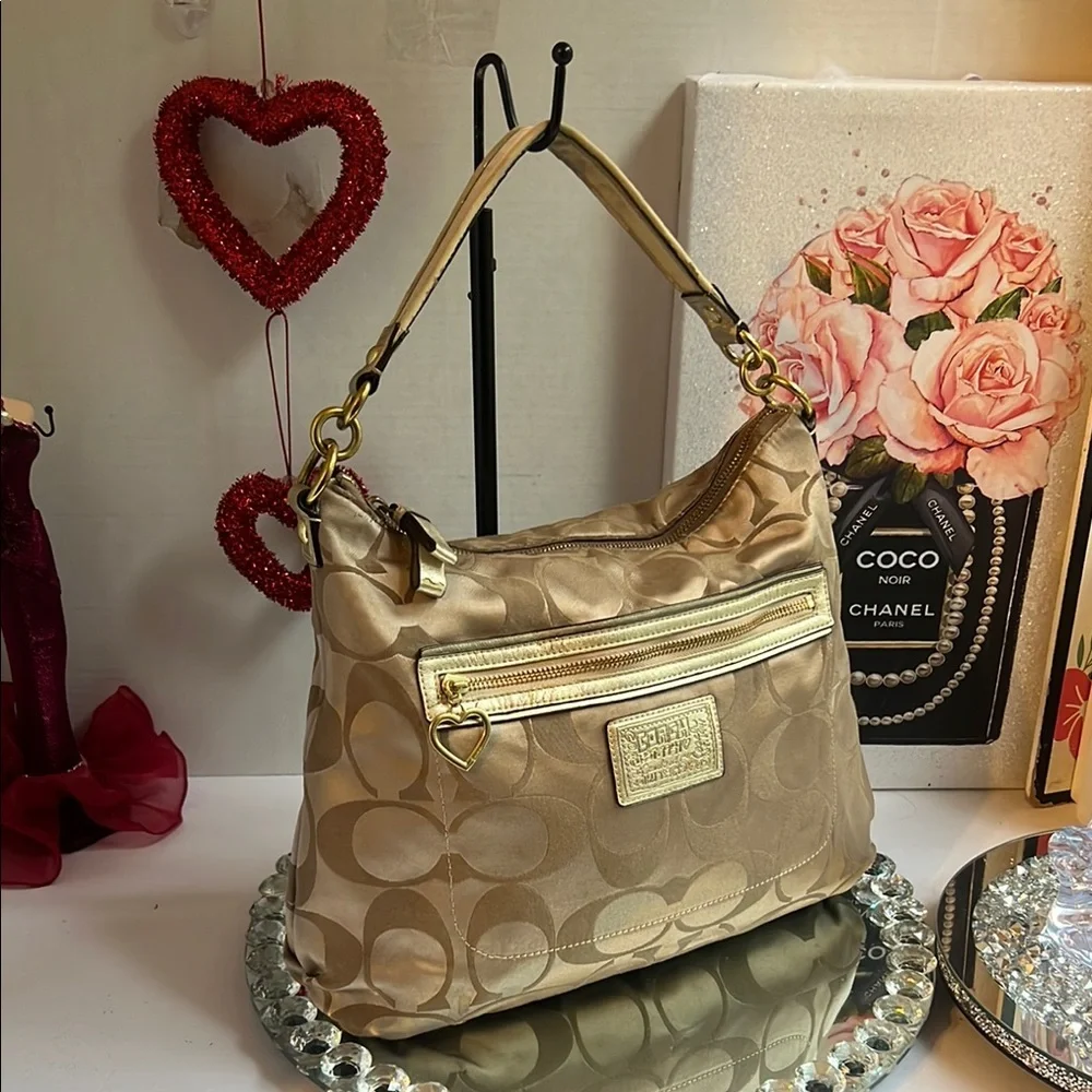 Coach chic shoulder